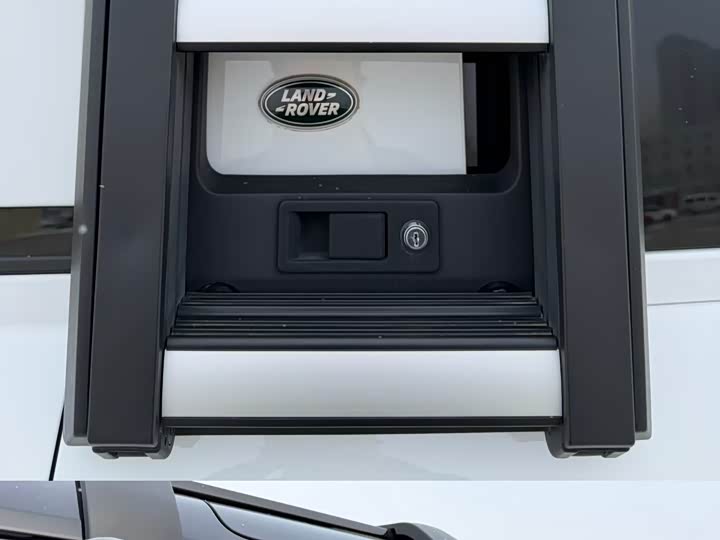 Land Rover Defender, 2022 — фото 7 из 9