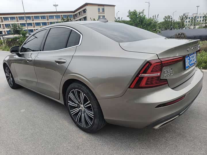 Volvo S60, 2021 — фото 4 из 9