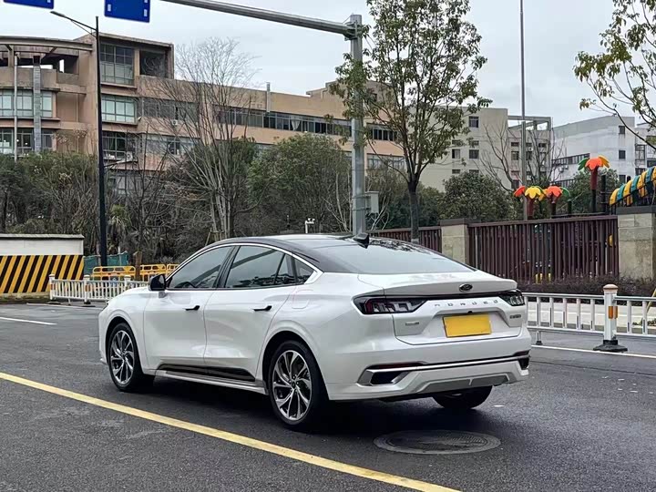 Ford Mondeo, 2022 — фото 4 из 9