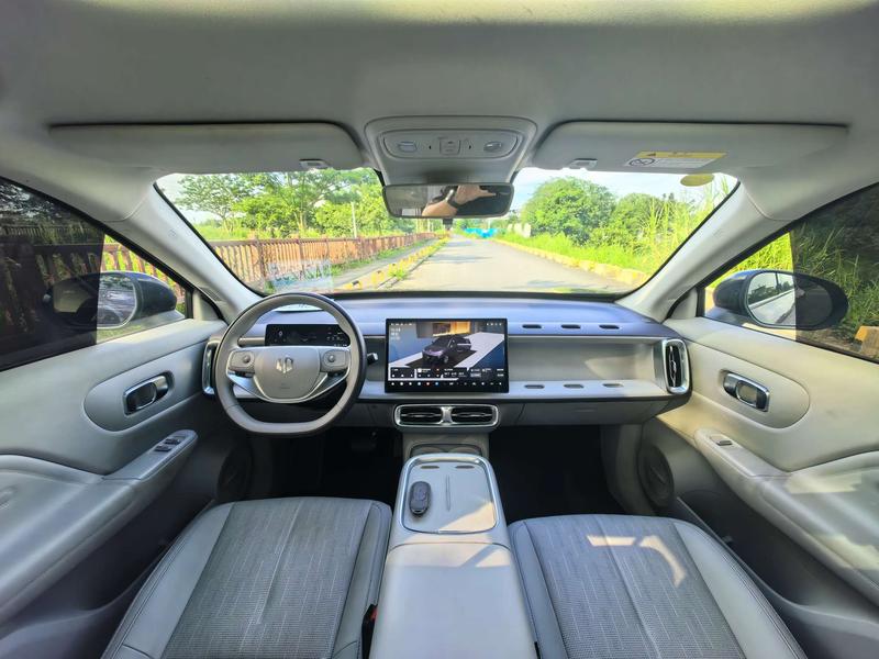 Leapmotor B10, 2025 — фото 10 из 12