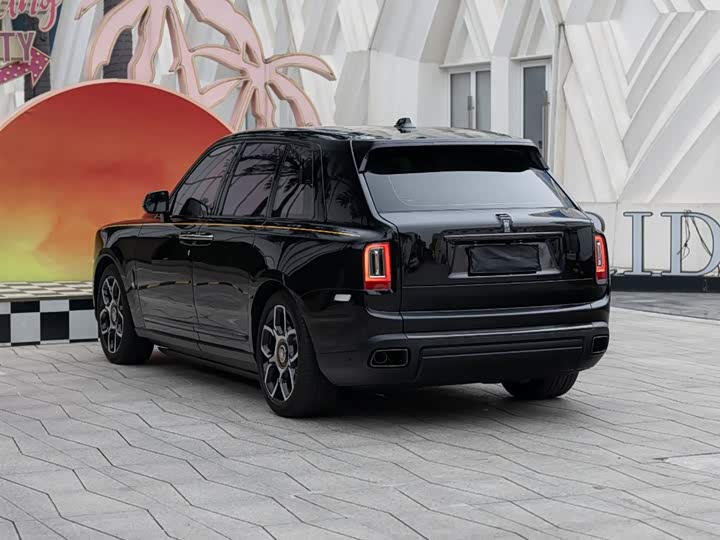 Rolls-Royce Cullinan, 2023 — фото 6 из 9