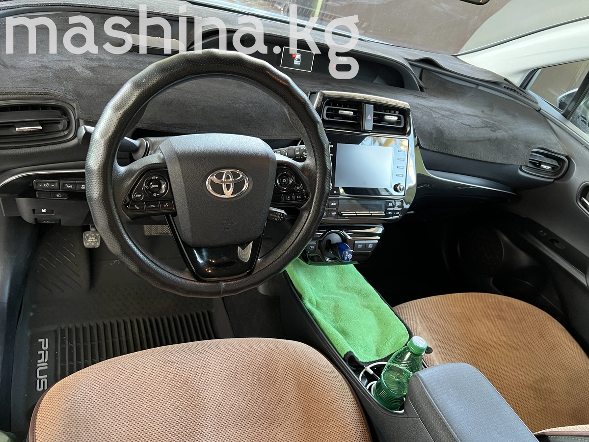 Toyota Prius, 2021 — фото 10 из 12
