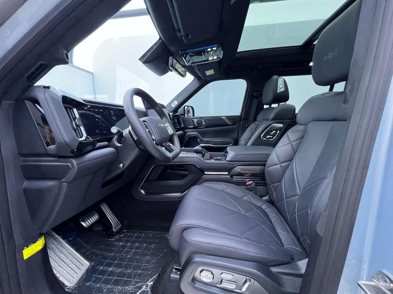 BYD FangChengBao Leopard 8, 2024 — фото 12 из 12