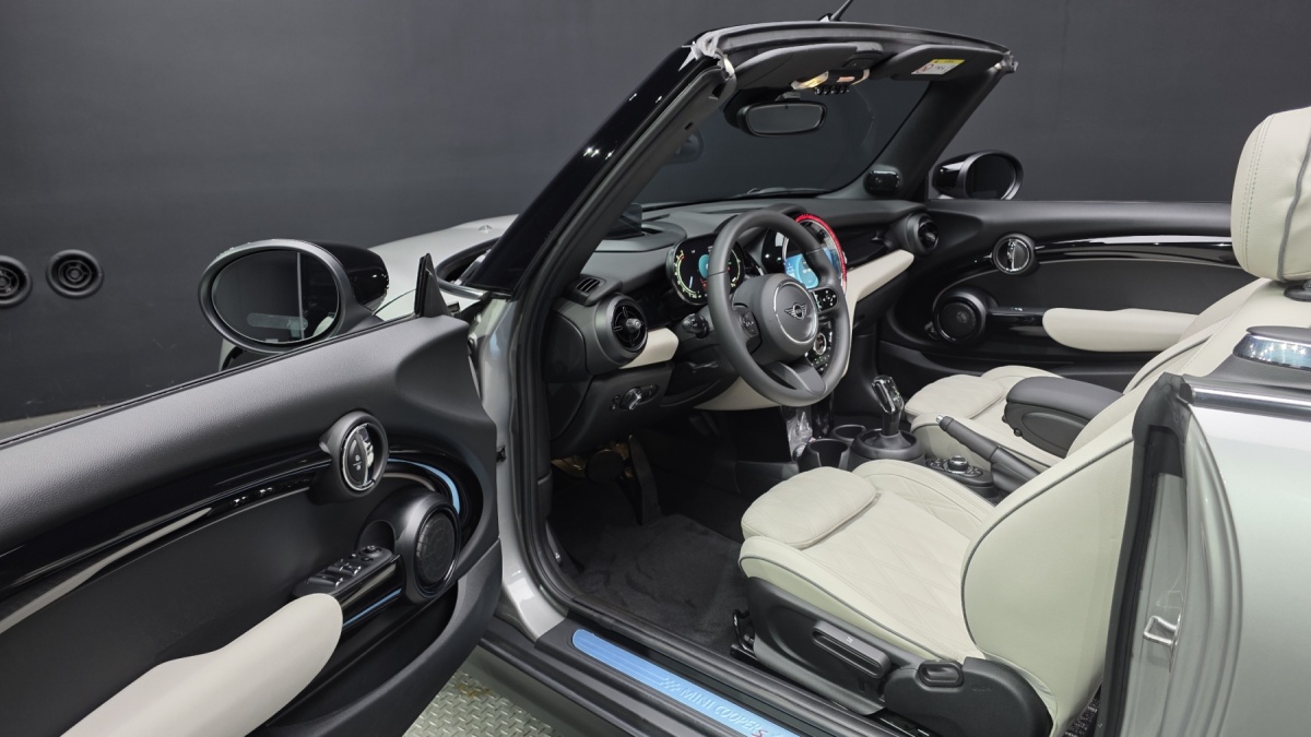 Mini Cooper Convertible, 2023 — фото 10 из 12