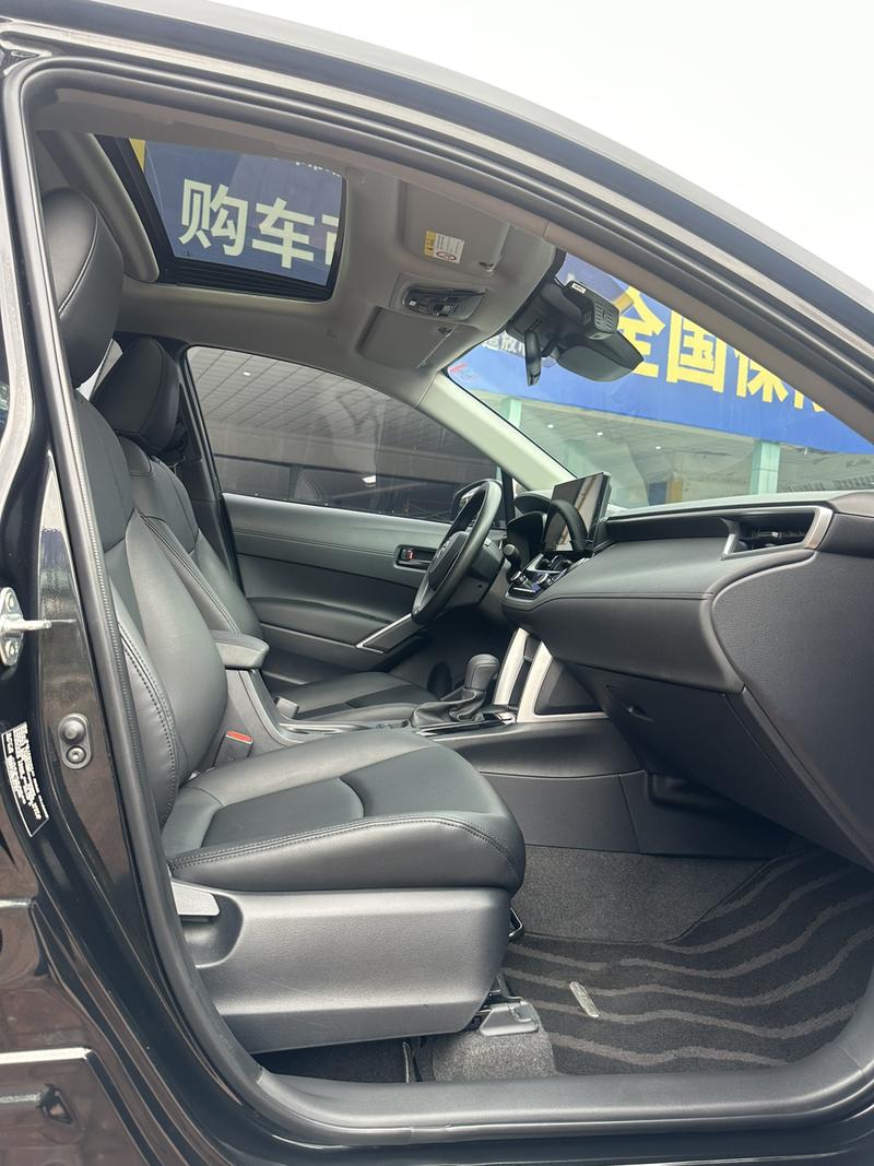 Toyota Corolla Cross, 2023 — фото 11 из 12