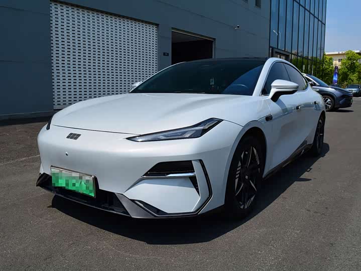 Geely Galaxy E8, 2024 — купить в Туле под ключ