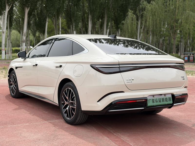 BYD Seal 07 DM-i Hybrid, 2025 — фото 3 из 9
