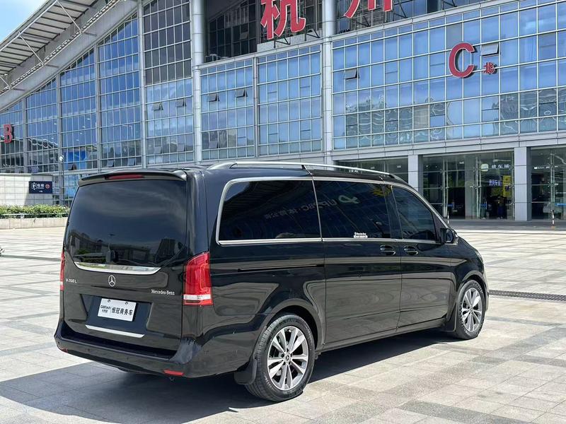 Mercedes-Benz V-Class, 2024 — фото 7 из 12