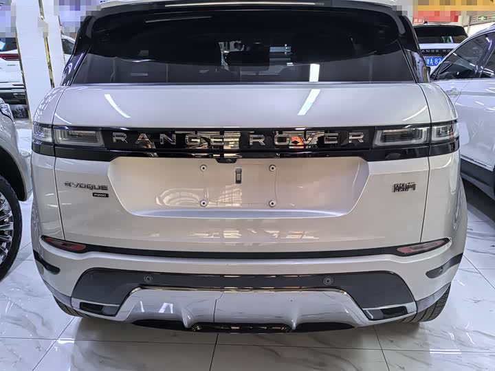 Land Rover Range Rover Evoque L, 2023 — фото 5 из 9