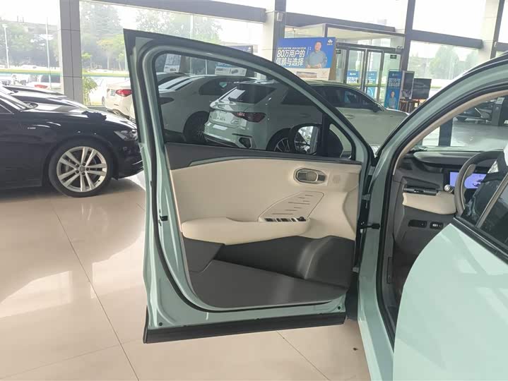 Lynk & Co 06 EM-P Hybrid, 2023 — фото 7 из 9