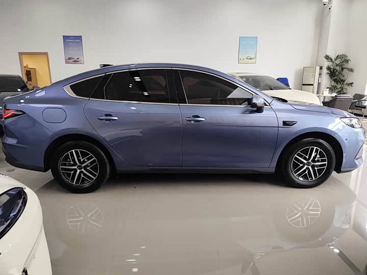 BYD Seal 05 DM-i Hybrid, 2024 — фото 5 из 9