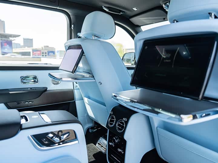 Rolls-Royce Cullinan, 2024 — фото 7 из 9