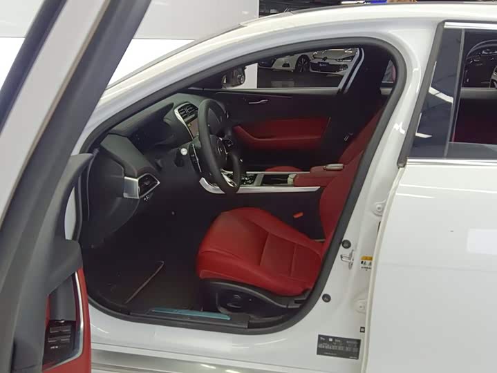Jaguar XE L, 2022 — фото 9 из 9