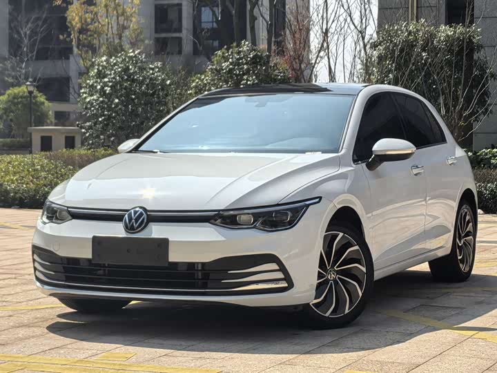 Volkswagen Golf, 2023 — купить в Калуге под ключ