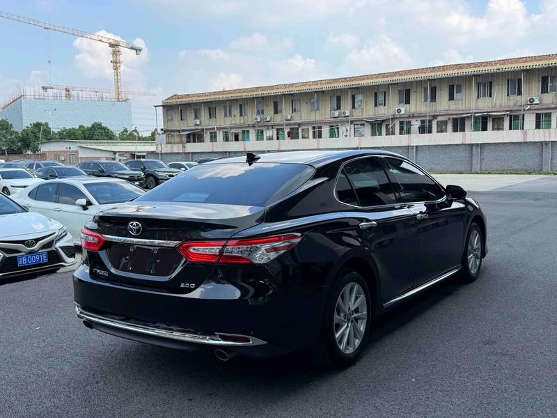 Toyota Camry, 2023 — фото 6 из 10