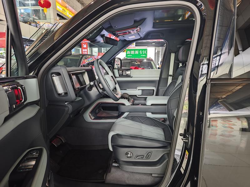 BYD FangChengBao Leopard 5, 2025 — фото 12 из 12
