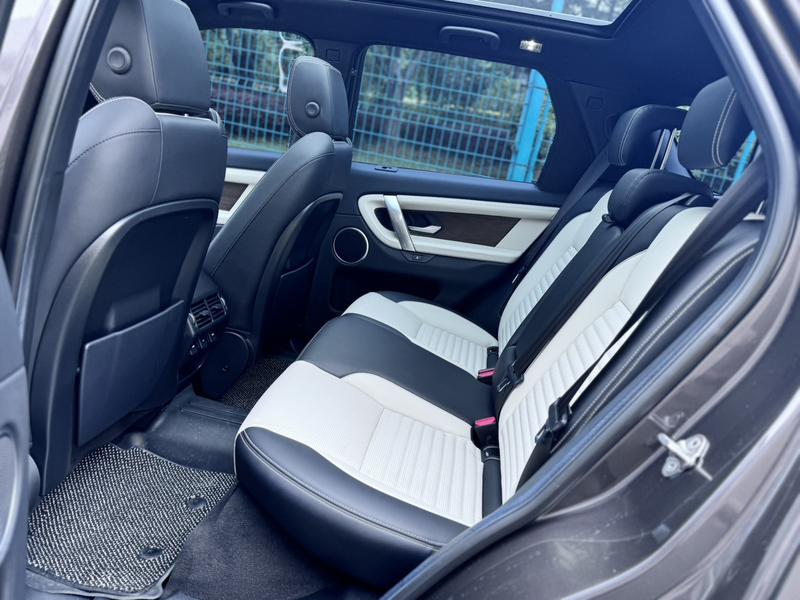 Land Rover Discovery Sport Hybrid, 2022 — фото 11 из 12