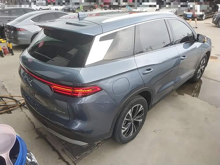 BYD Song Pro Hybrid, 2024 — фото 7 из 9
