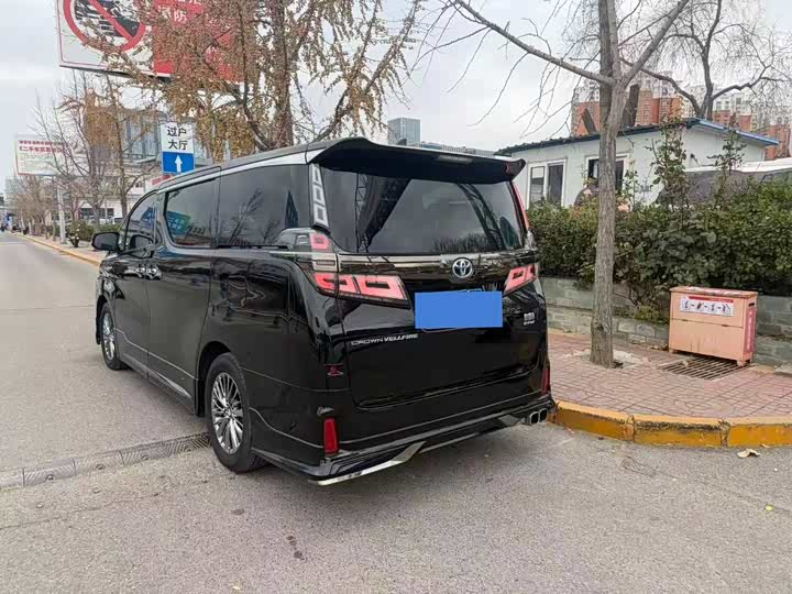 Toyota Vellfire, 2023 — фото 10 из 12