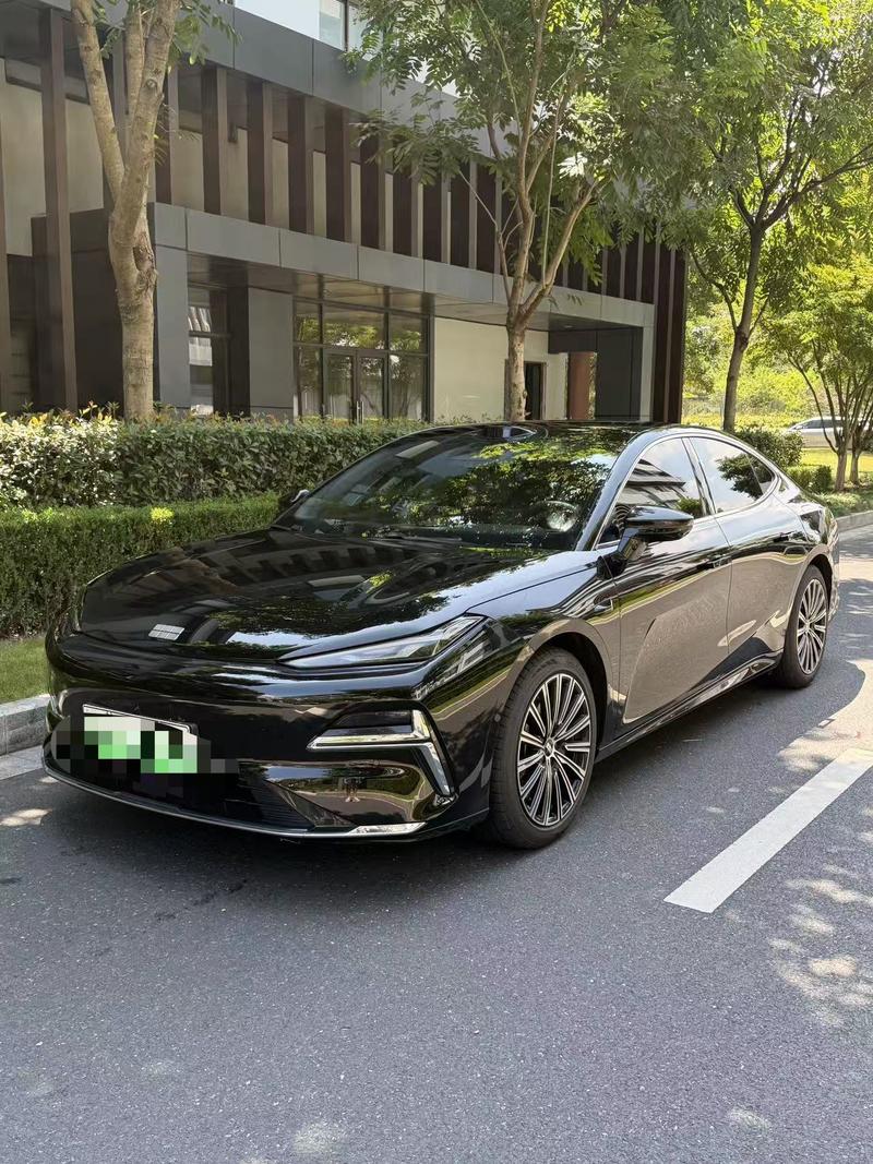 Geely Galaxy Starshine 8 EM-i, 2025 — купить в Оренбурге под ключ