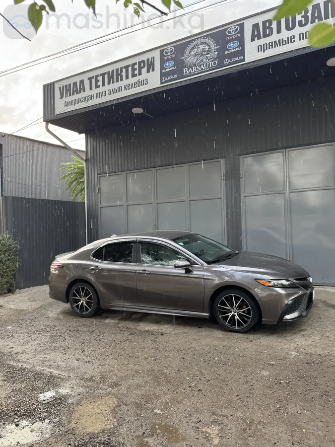 Toyota Camry, 2022 — фото 2 из 6