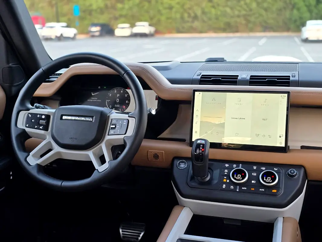 Land Rover Defender, 2025 — фото 8 из 10