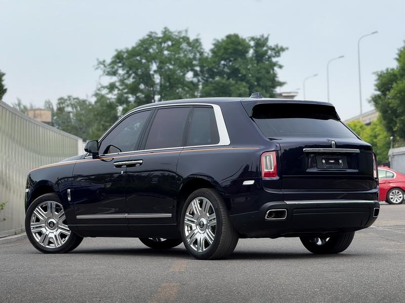 Rolls-Royce Cullinan, 2023 — фото 4 из 12