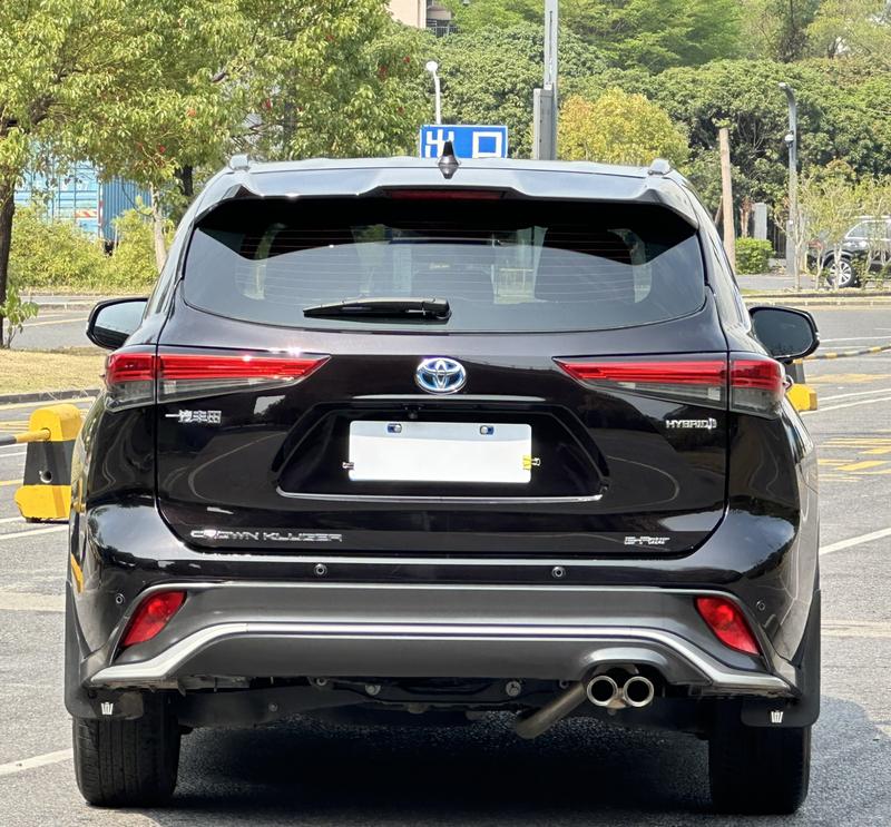 Toyota Crown Kluger, 2022 — фото 5 из 12