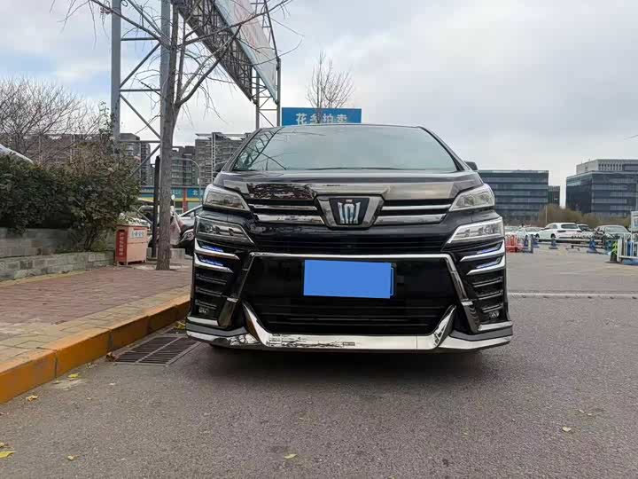Toyota Vellfire, 2023 — фото 3 из 12