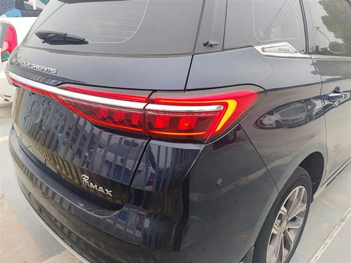 BYD Song Max, 2021 — фото 8 из 9
