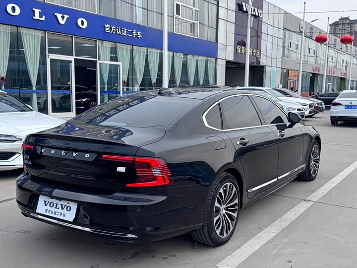Volvo S90 Hybrid, 2023 — фото 4 из 9
