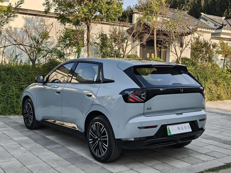 BAIC Arcfox T1, 2025 — фото 5 из 12