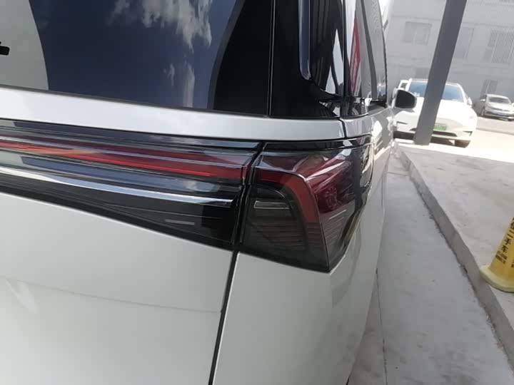 Buick GL8 Hybrid, 2025 — фото 8 из 9