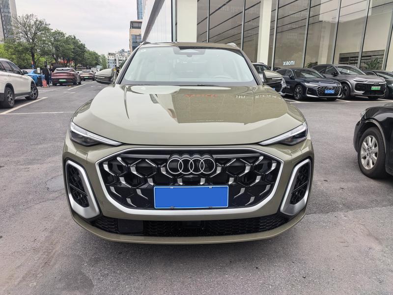 Audi Q5L, 2025 — фото 2 из 12