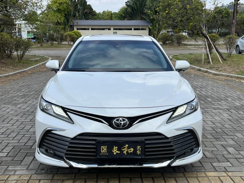 Toyota Camry, 2023 — фото 2 из 12