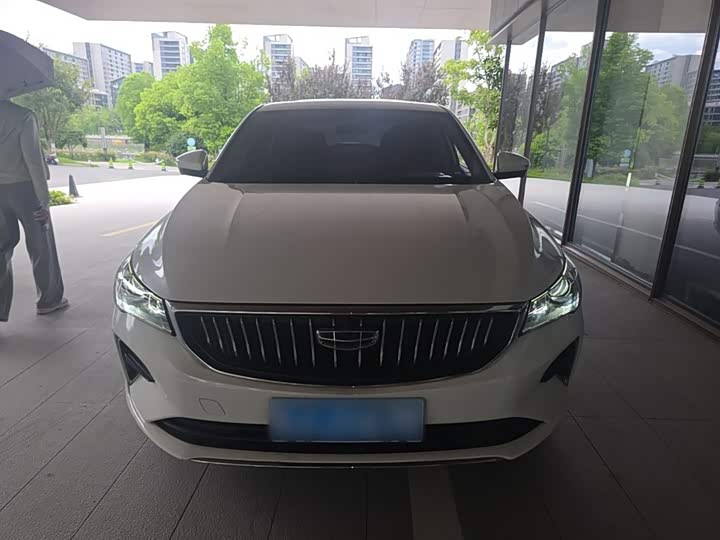 Geely Emgrand, 2023 — фото 3 из 9