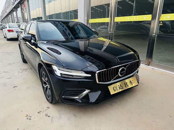 Volvo S60, 2024 — фото 2 из 7