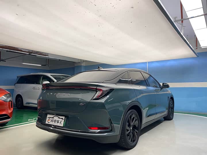 BAIC Arcfox Alpha S, 2024 — фото 6 из 9