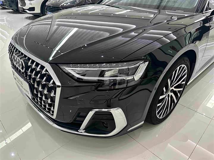 Audi A8, 2023 — фото 3 из 9