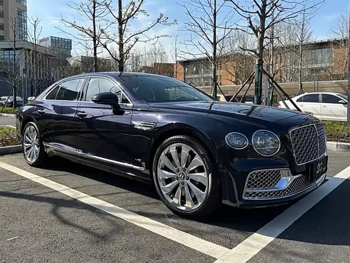 Bentley Flying Spur, 2022 — фото 3 из 9