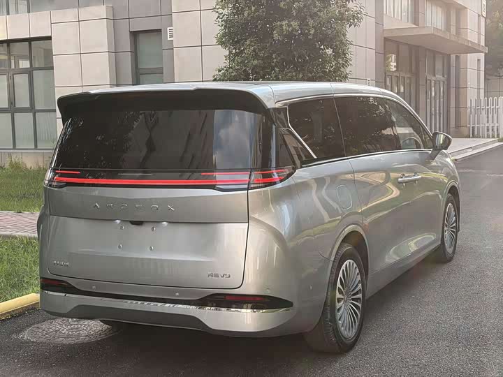 BAIC Arcfox Wendao V9, 2026 — фото 4 из 9