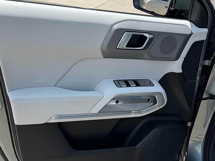 BYD FangChengBao Titanium 3 (Tai 3), 2025 — фото 6 из 9