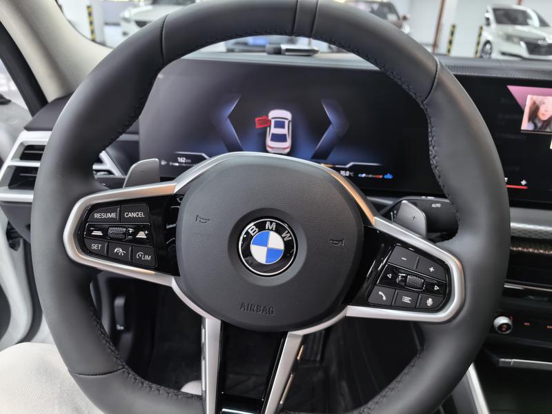 BMW 3 Series, 2025 — фото 9 из 12