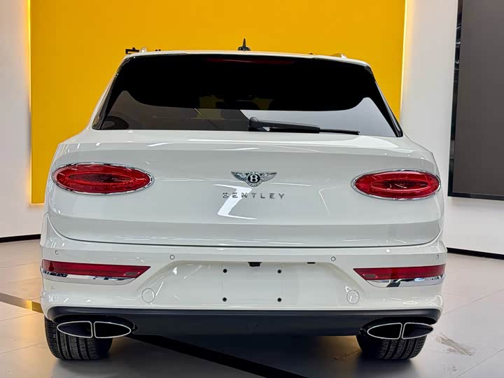 Bentley Bentayga, 2022 — фото 6 из 9