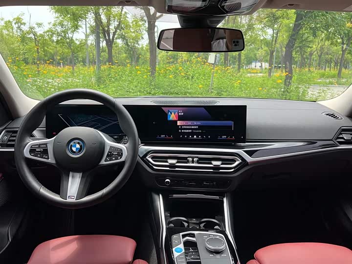 BMW i3, 2024 — фото 7 из 9