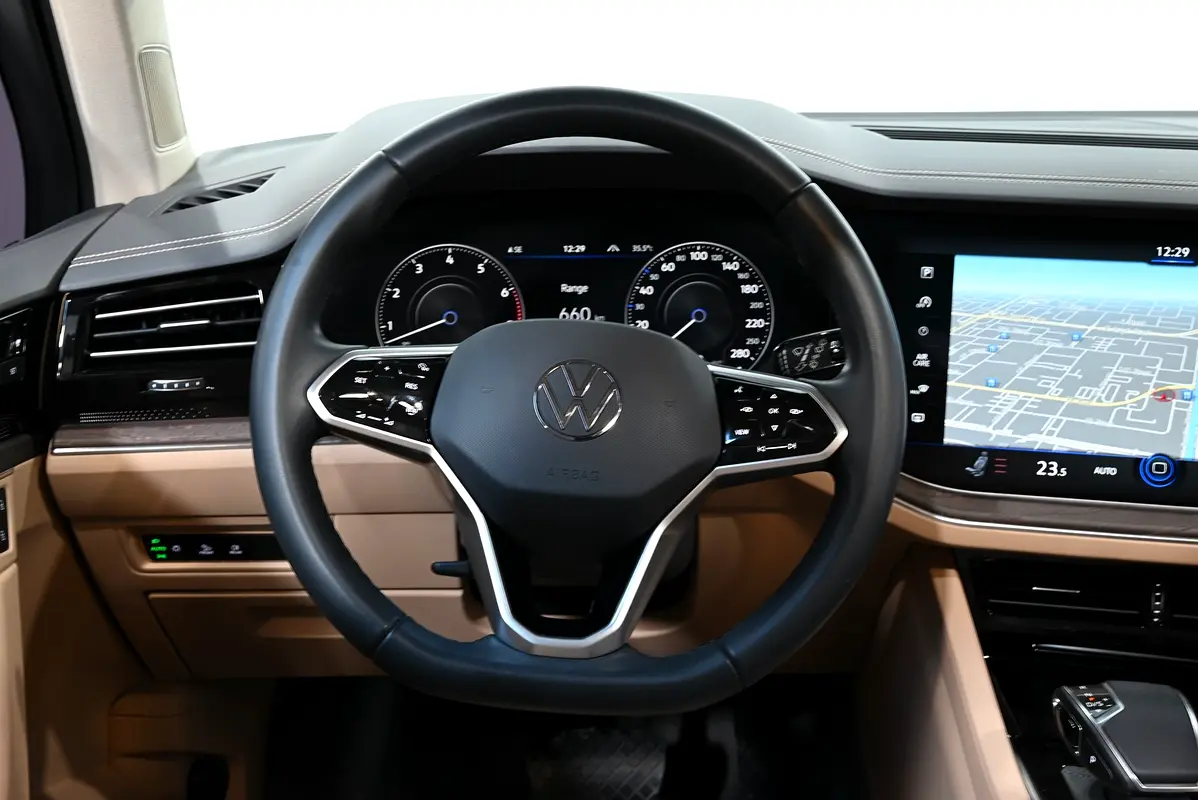 Volkswagen Touareg, 2023 — фото 9 из 10