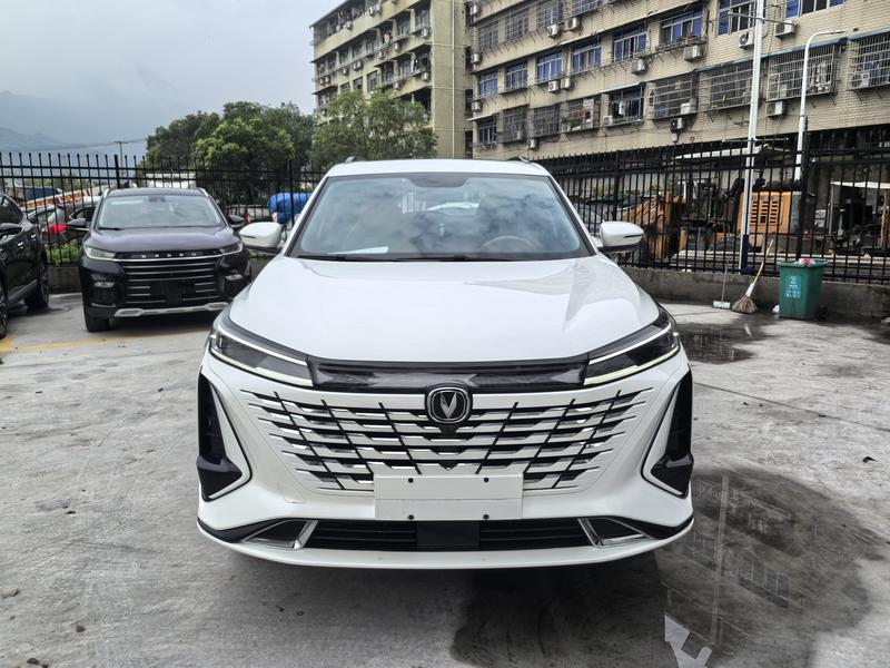 Changan CS75 Plus, 2024 — фото 2 из 12