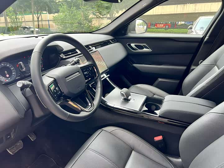 Land Rover Range Rover Velar, 2024 — фото 8 из 9
