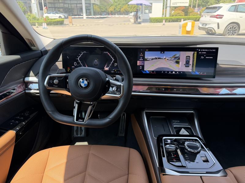 BMW 7 Series, 2025 — фото 7 из 10