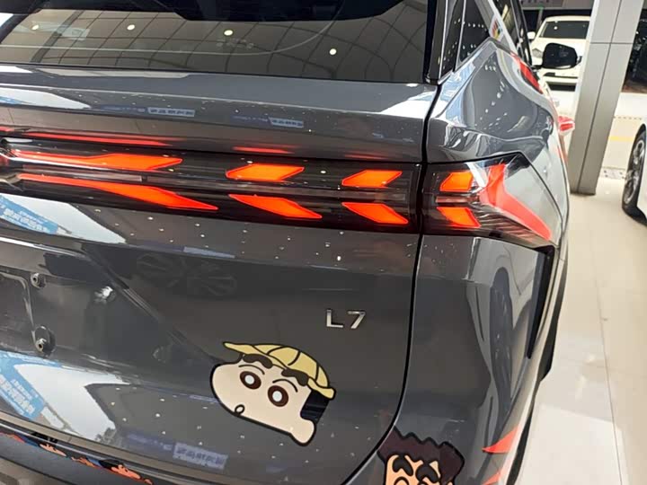 Geely Galaxy L7, 2023 — фото 8 из 9